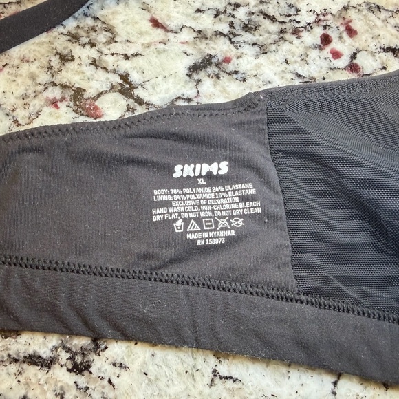 SKIMS Classic Black Bralette XL - Picture 5 of 5